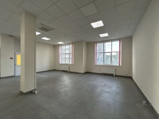 Власник‼️Без комісії‼️Топ ціна‼️Оренда фасадного приміщення 85м з ремонтом ЖК Саванна. Є генератор!! Бровары