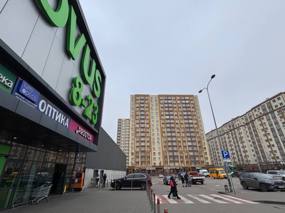 Здам фасадне приміщення біля Новусу 76,3 кв.м. Вишневе