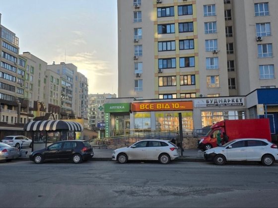 Фасадне приміщення 64 кв м в центрі Вишневого Вишневе