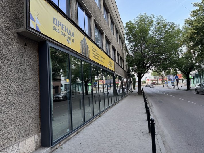 Оренда комерційного приміщення в центрі площею 2150 кв.м - фото 1