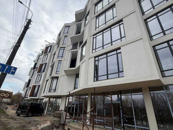 Фасад на активну вулицю. Відкрита площа. Ремонт під потреби орендаря Хмельницкий