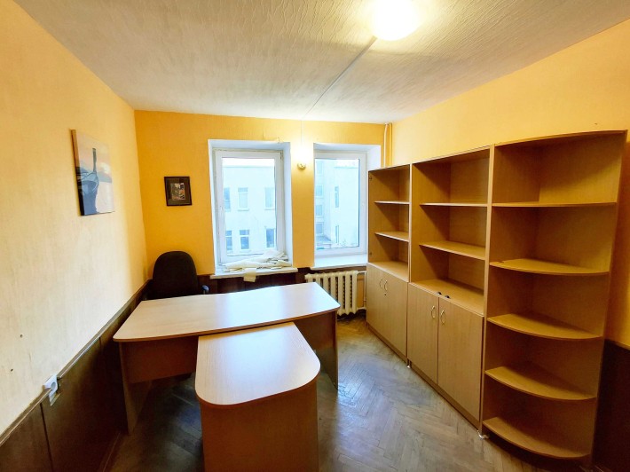 Аренда офиса 17 м2, Ирпень, Центр, ул. Соборная, 2 этаж, свой санузел - фото 1