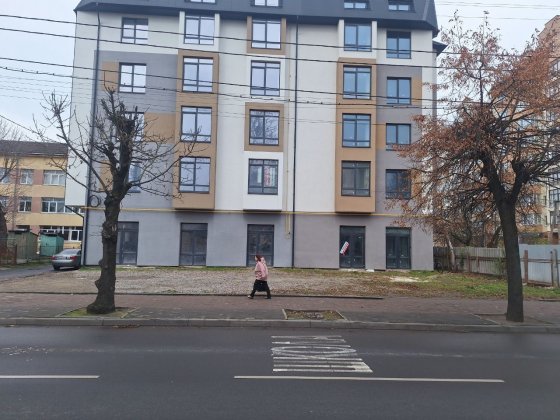 Комерційне приміщення в новоб. вул.Вовчинецька (початок) пл.120 кв.м , Івано-Франківськ
