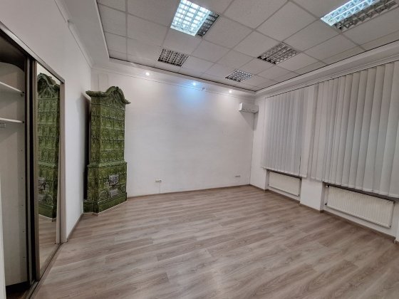 Комерційне приміщення  1 поверх в центрі  пл.83 кв.м , кабінети Івано-Франківськ