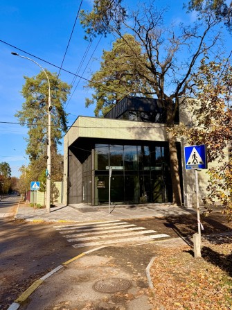 Оренда комерції Центр Ірпінь, топова локація для Бізнесу! від 90м2 - фото 1
