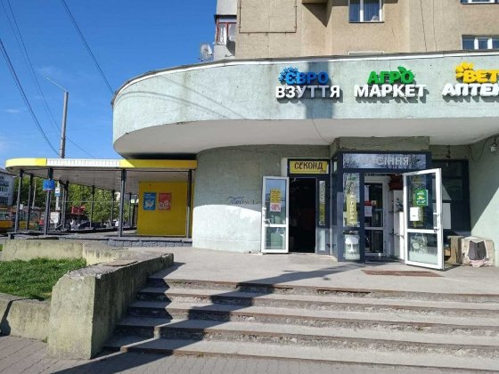 Оренда фасадного приміщення Луцьк вул.Грушевського  44,5 кв.м Луцк