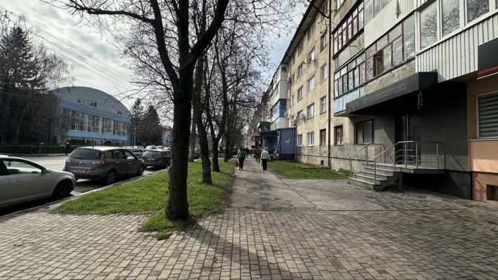 Оренда фасадного приміщення по просп. Грушевського - фото 1