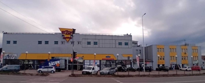 Фасадне приміщення з ремонтом, 1ий поверх, біля АТБ, 430м2, оренда - фото 1