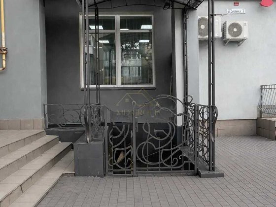 ТЕРМІНОВО. Здається в оренду в ЦЕНТРІ міста, 81 м2. Івано-Франківськ