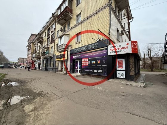 Оренда приміщення у центрі міста по червоній лінії пр.Металургів 24 Кривой Рог