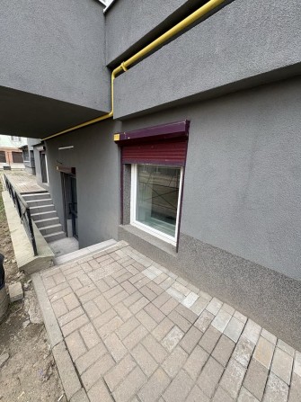 Оренда комерційного приміщення з ремонтом 61.2м.Вул.Надрічна 221А - фото 1