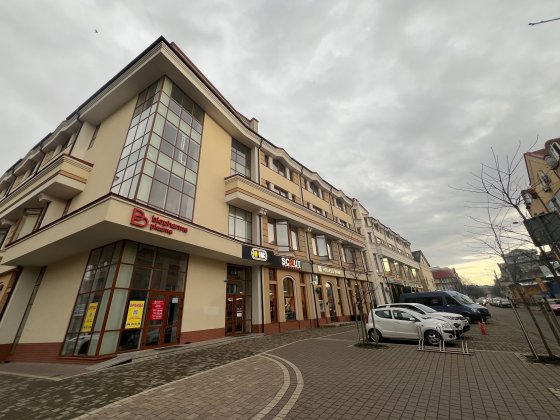 Оренда (продаж)приміщень в центрі міста 720,3м.по вул.Гузара,49 Івано-Франківськ