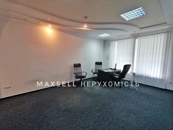 Здам приміщення 124 м² в центрі міста. Окремий вхід