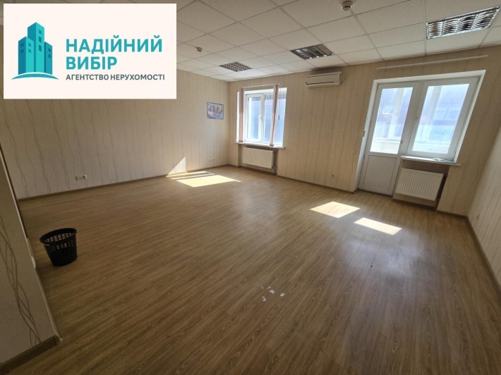 Оренда офісного приміщення вже з комунальними біля Листопада! - фото 1