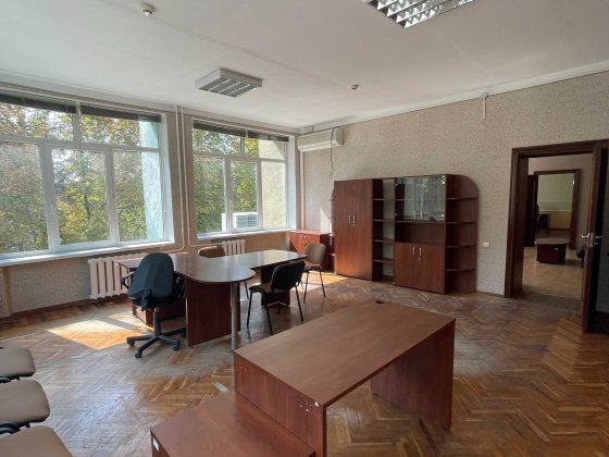 сдам офіс 120м2  в бізнес-центрі з окремим туалетом та бомбосховищем