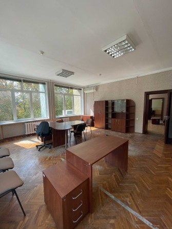 сдам офіс 120м2  в бізнес-центрі з окремим туалетом та бомбосховищем - фото 1