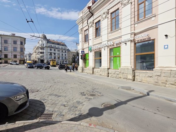 Ексклюзивне комерційне приміщення в центрі міста Черновцы