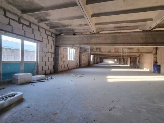 Здам приміщення (560 м.кв.) Кн. Володимира Ровно