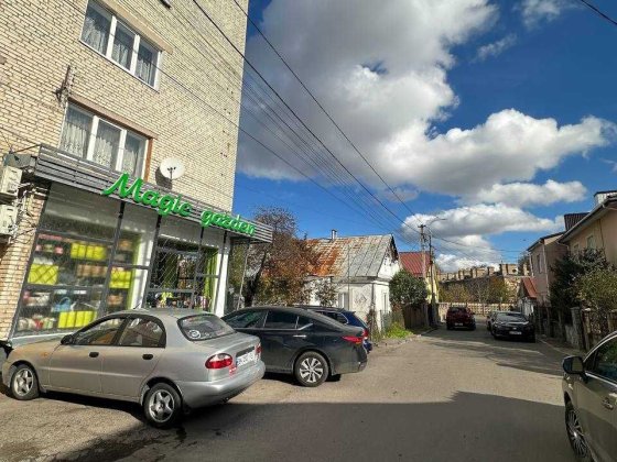 БОЯРКА 53м2 Здам КУТОВЕ приміщення з Панорамними вікнами біля ЗУПИНКИ Рівне