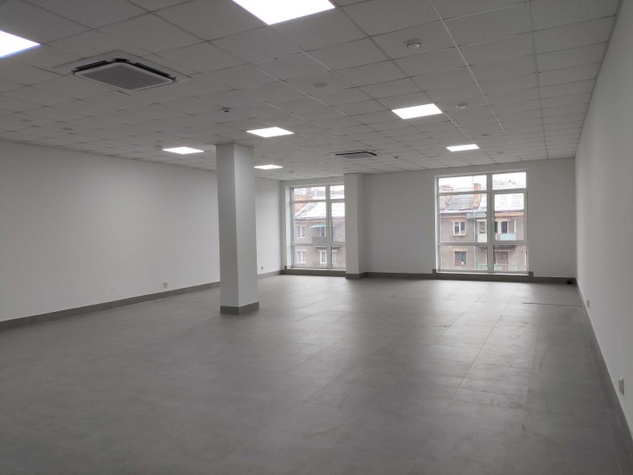 Офіси 52м2 і 119м2. Сучасний офісний центр. - фото 1