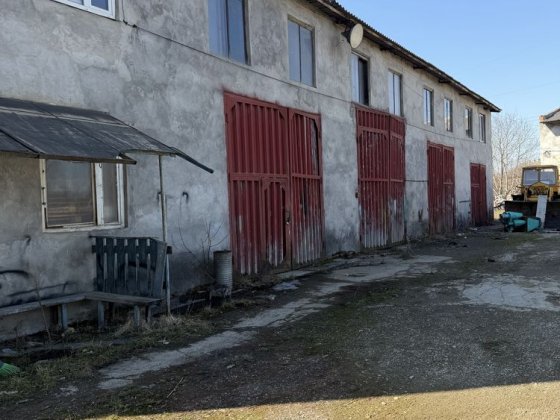 Здається в оренду приміщення під виробництво, завод або інше. 1,3га Черновцы