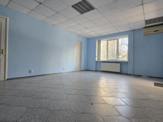 Оренда фасадного приміщення — вул. Скальда Черновцы