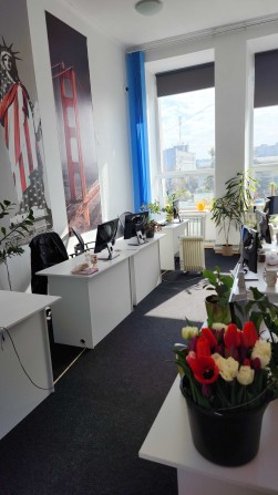 Здається в суборенду офіс 25,43 кв.м. на Майдані Незалежності 3, 4-ий поверх - фото 1