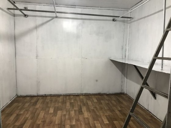Контейнер  ( склад ) Калинівський ринок . Черновцы