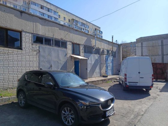Складське приміщення, можливо під обслуговування авто. Черкассы