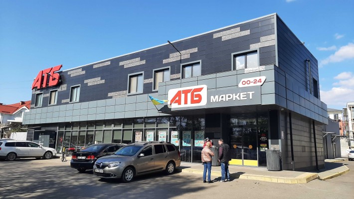 Ужгород, Соборнецька, 160. Приміщення на 2 поверсі магазину АТБ - 80 м. Окремий вхід та ремонт. Вигі - фото 1
