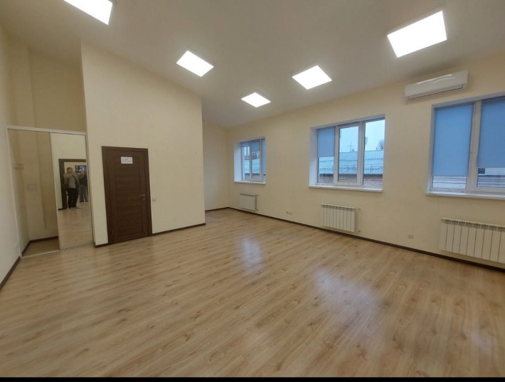 Без комісії!!! Здається офіс 66 м² в бізнес-центрі - фото 1