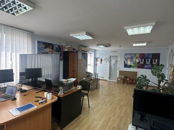 **Оренда! Офіс 39 кв.м. з Ремонтом та Меблями!7000 грн.+ світло! Чернигов