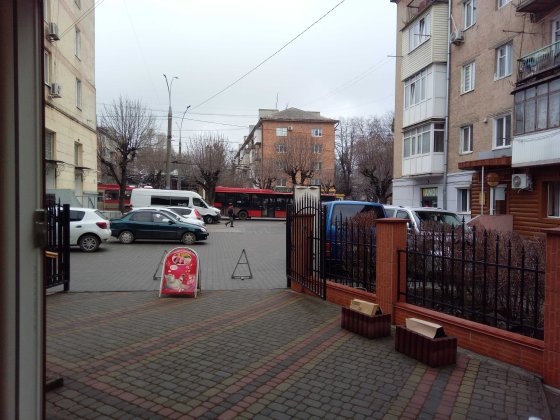 Торгово-офісне приміщення для здійснення підприємницької діяльності. Чернівці