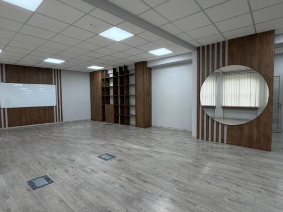 Оренда комерційної будівлі в центрі міста | 1000 м² | Паркінг Ужгород