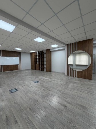 Оренда комерційної будівлі в центрі міста | 1000 м² | Паркінг - фото 1