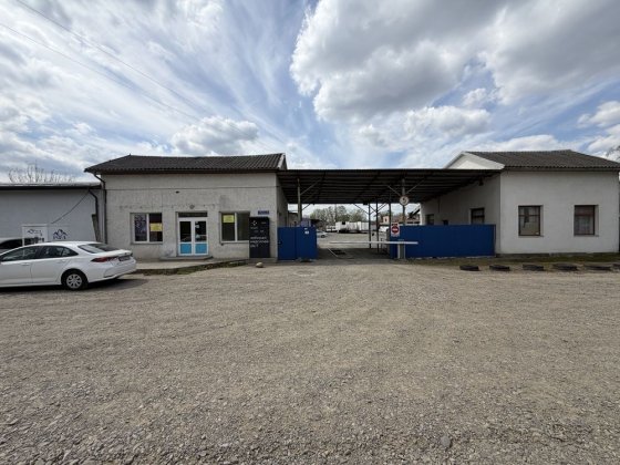 Здається торгове приміщення 80 кв фасад Черновцы