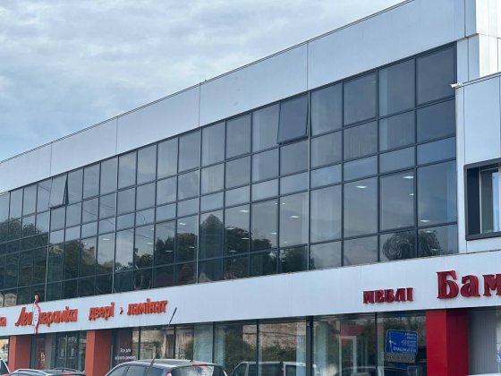 Приміщення для магазину в ор. на першому поверсі (вул.Винниченка,20) Чернівці