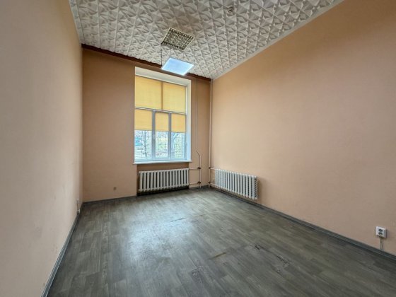 Приміщення 115м на 5 кабінетів вул. 1 Травня/вул.Белова,р-н Голлівуд Чернигов