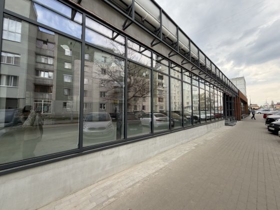 Фасад.Приміщення 240м в центрі, р-н Суші студії Макдональдс Чернигов