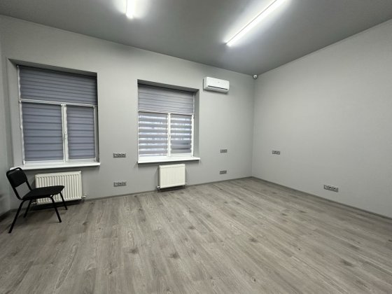 Офіс в центрі міста, р-н Макдональдс.( вартість з комунальними) Чернигов