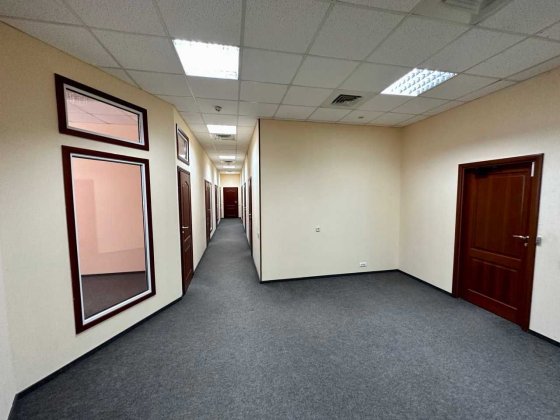 Аренда офиса в БЦ, 12 кабинетов, 250 м.кв., генератор, Подол Київ