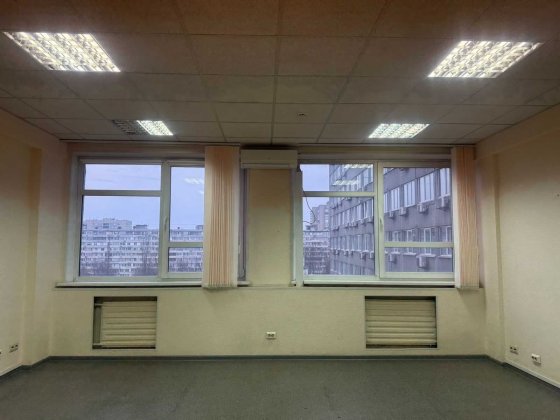 Здам офіс в БЦ 36м2 на 6 поверсі, з ПДВ, без залогового місяця, вул.Сверстюка, метро Лівобережна 5хв