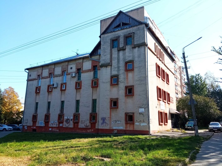 Оренда Укртелеком! 828,10 м², Чернівці, вул. Руська, 259 - фото 1