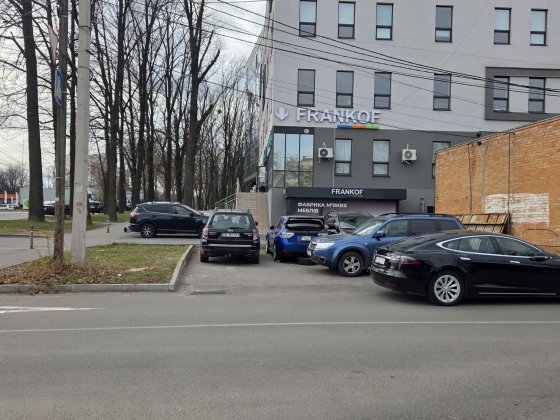 Фасадне приміщення вул. Стахурського СТО Магазин