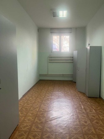 Здається в оренду цокольне приміщення 16 м2 на пр. Юності - фото 1