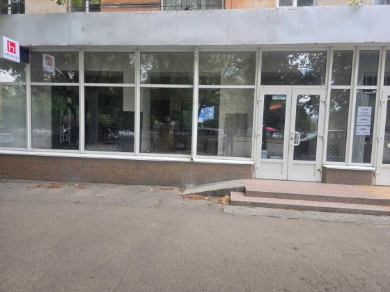 Оренда фасадне приміщення червона лінія Дніпро