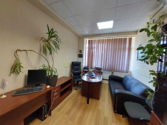 Оренда офісу  в БЦ на Подолі  поруч з метро (350 м2) - фото 1