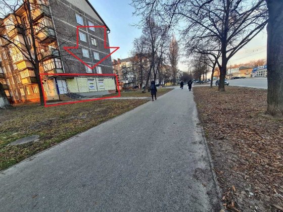 Мазепи 49, магазин-аптека- доставка,68 м.кв.фасад,трафік. Чернигов