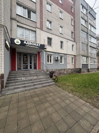 Площа. Фасадний офіс 90 м² у Чернігові. Від власника. Світло не вимикають Центр. - фото 1