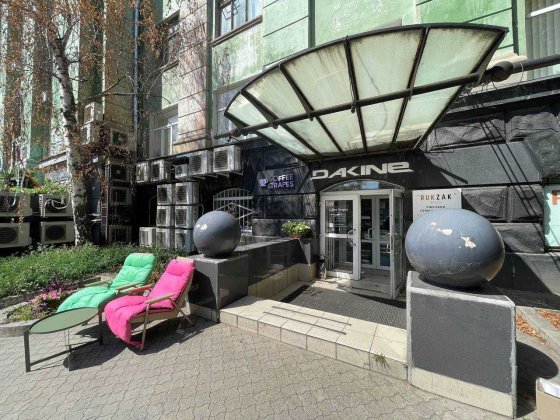 Сдам место под кофейню (200 м от Европейской площади), красная линия, проходное место! Дніпро